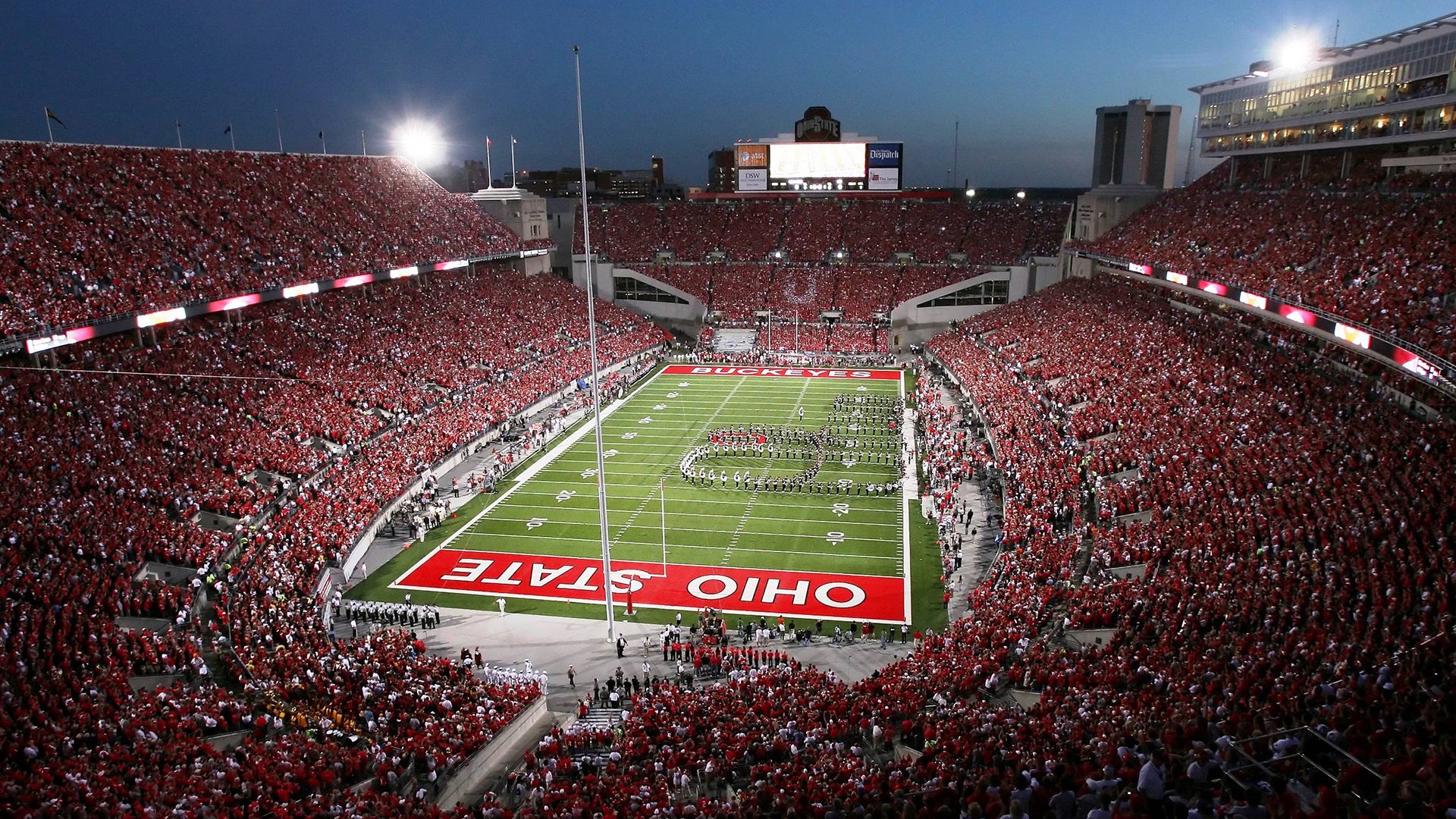 《堡垒之夜》未来城市创意秀:玩家作品火花四溅,引领未来游戏潮流