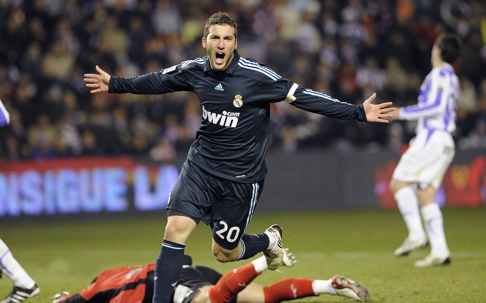 利比亚古典骑术表演精彩纷呈，利比亚选手