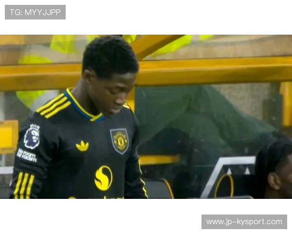 埃文斯辞职引发关注，曼联青训面临新考验